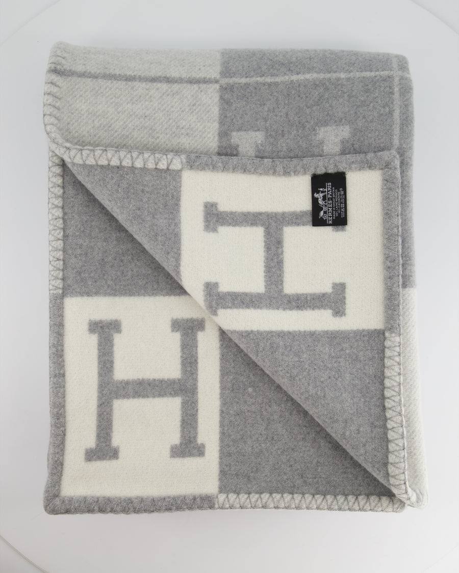 Hermès Avalon III Throw Blanket in Écru / Gris Clair RRP £1,470