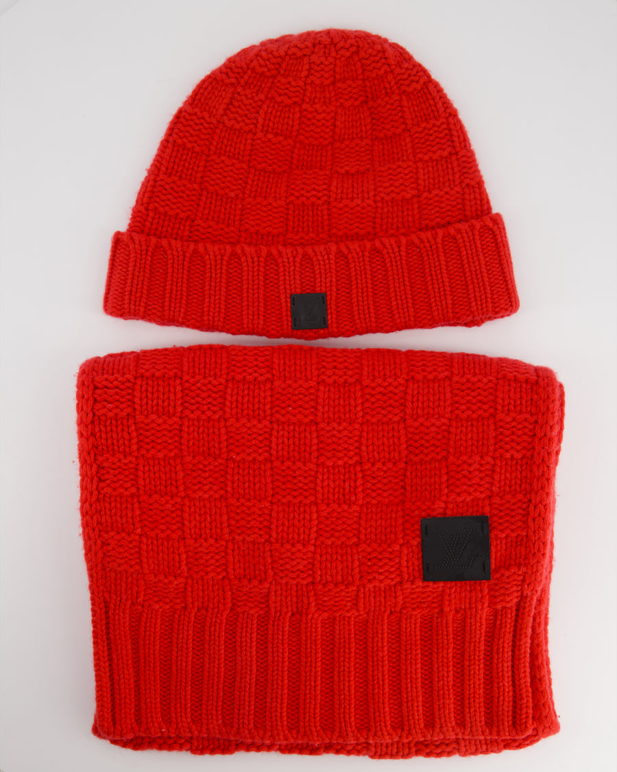 Louis Vuitton Red Cashmere Hat and Scarf Set with LV Logo Detail – Sellier
