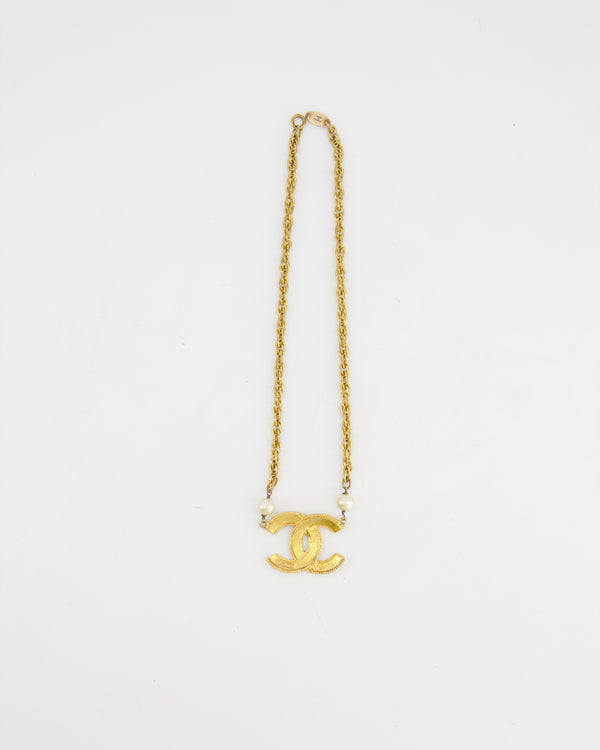 *HOT* Chanel Vintage Gold CC Pendant Necklace with Pearl Details