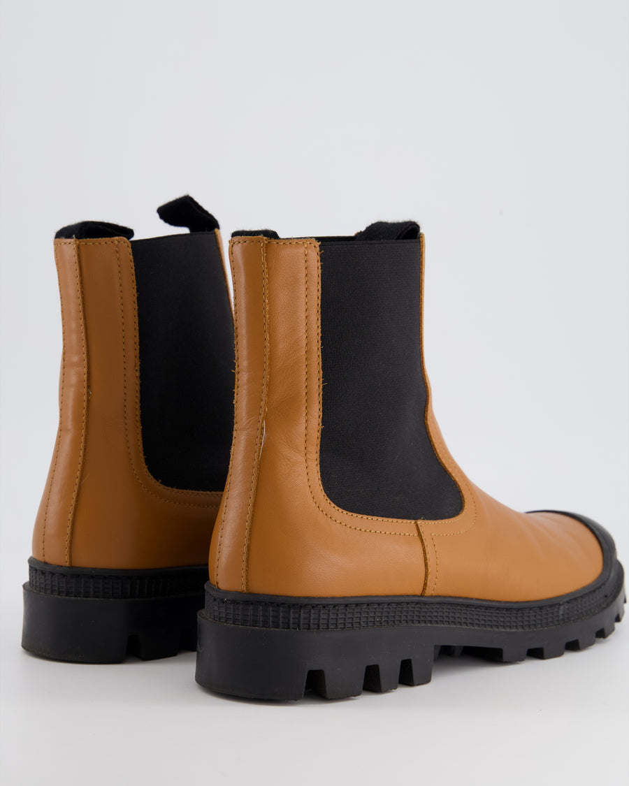 Loewe Tan and Black Chelsea Ankle Boots  Detail Size EU 40