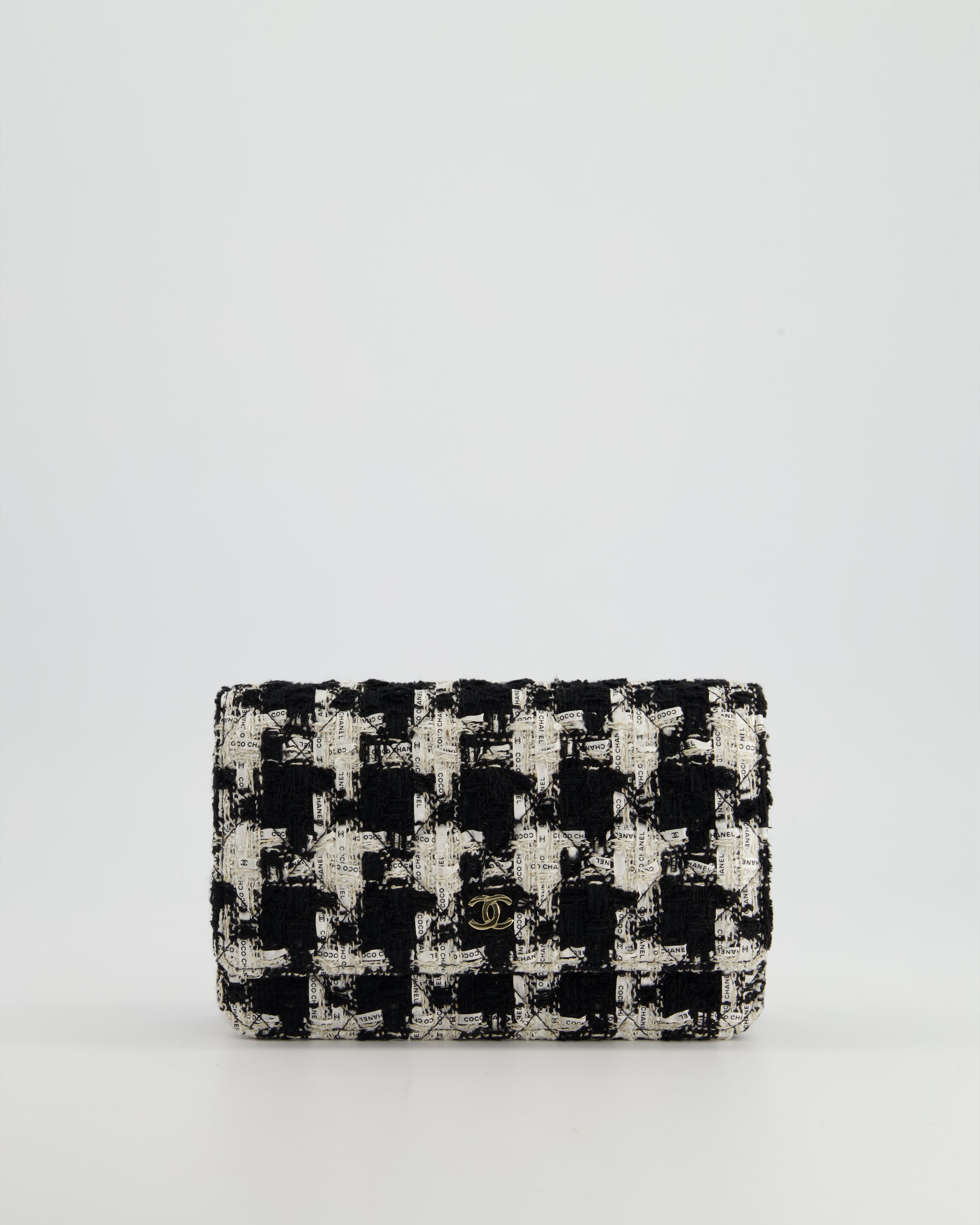 HOT* Chanel Black & White Houndstooth Wallet on Chain Bag in HOT* Chanel Black & White Houndstooth Wallet on Chain Bag in