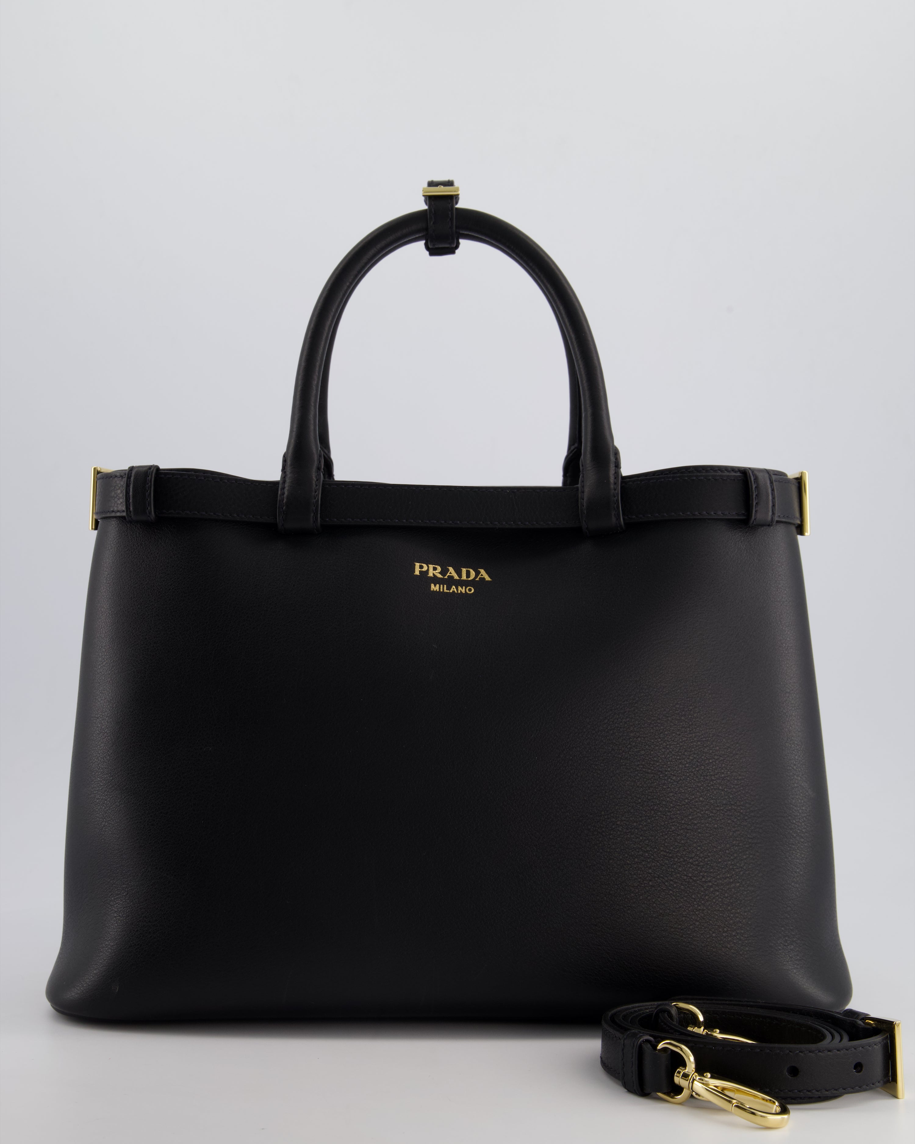 プラダ PRADA 黒色 ベルト 金色金具付き