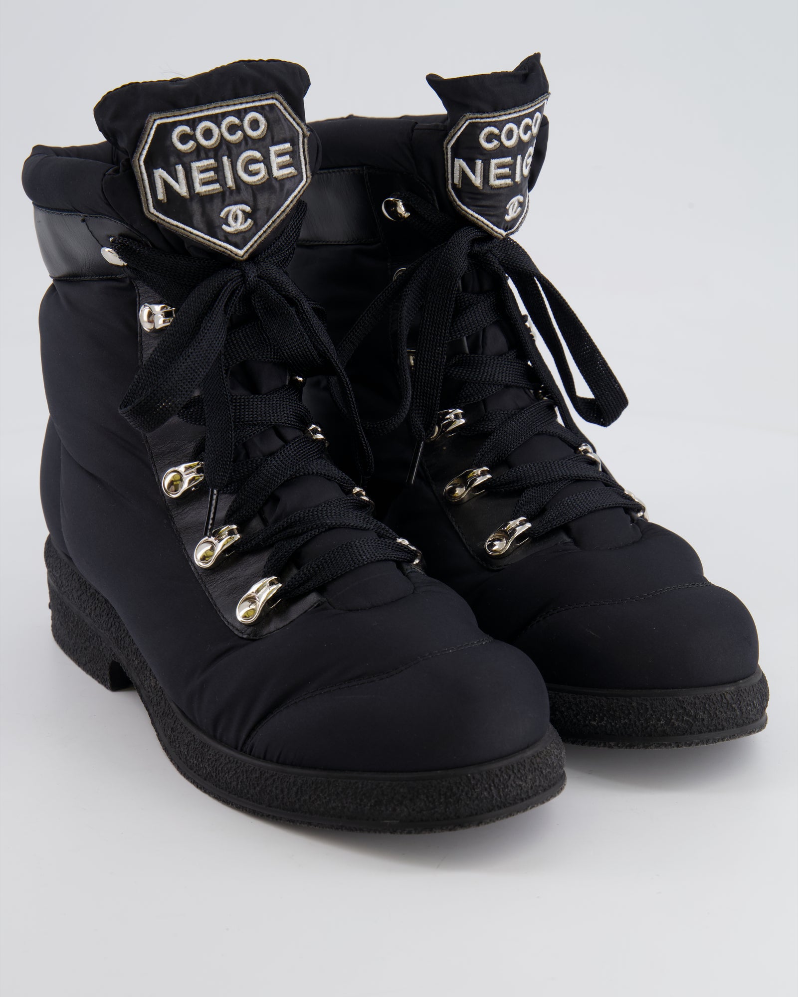 COCO NEIGE ブラックブーツ シャネルロゴ Chanel Size 36.5 Coco Neige Short Shearling Ankle Boots - Luxury