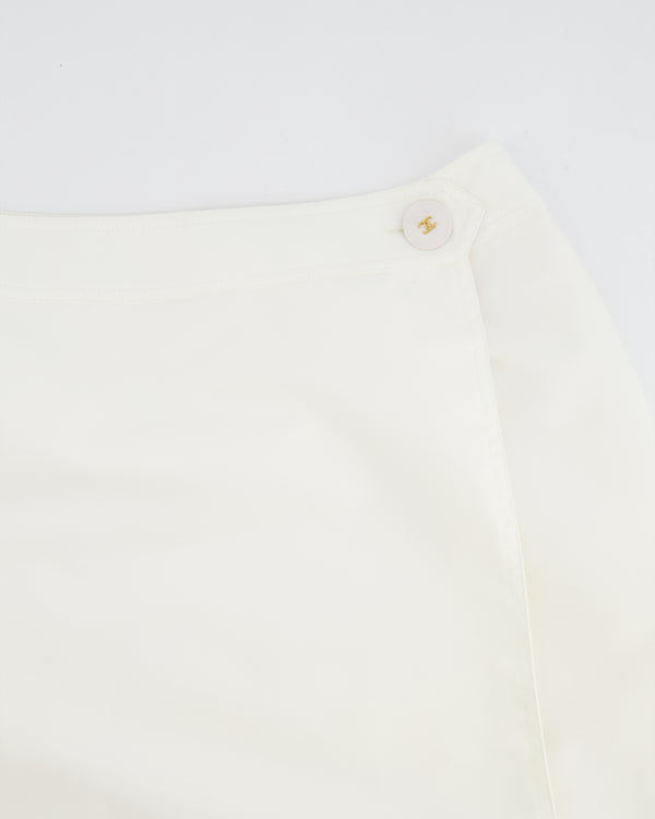 Chanel Cruise 1997 Vintage White Mini Skirt with Gold CC Button Detail Size FR 40 (UK 12)