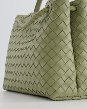 Bottega Veneta Medium Andiamo Bag in Travertine Intrecciato Leather with Gold Hardware RRP £4,030