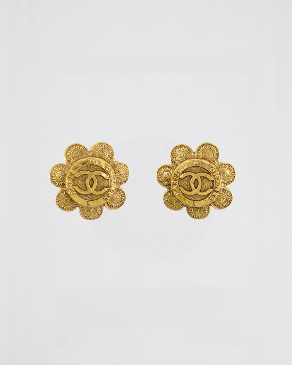 *HOT* Chanel Vintage Gold Floral Shaped CC Logo Earrings