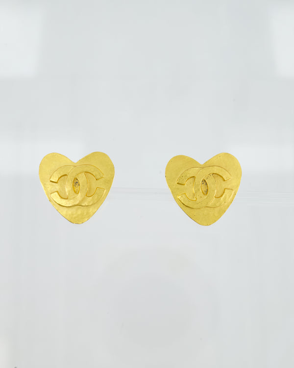 *HOT* Chanel Vintage 95P Gold Heart Clip On Earrings with CC Detail