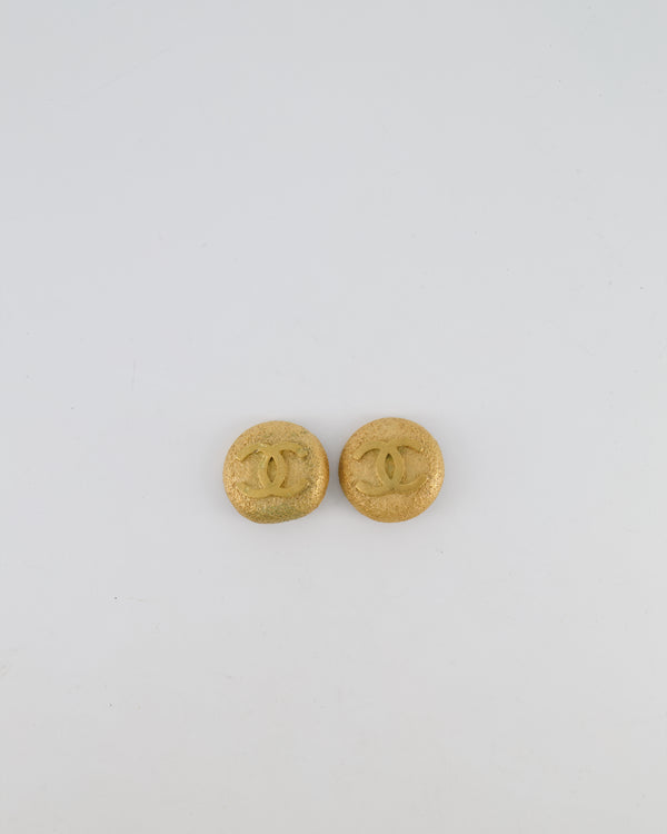Chanel 94P Vintage Gold Textured Round Clip-On Earrings with Gold CC Logo