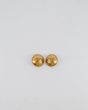 Chanel 94A Vintage Dark Gold Round Clip-On Earrings with Gold CC Logo