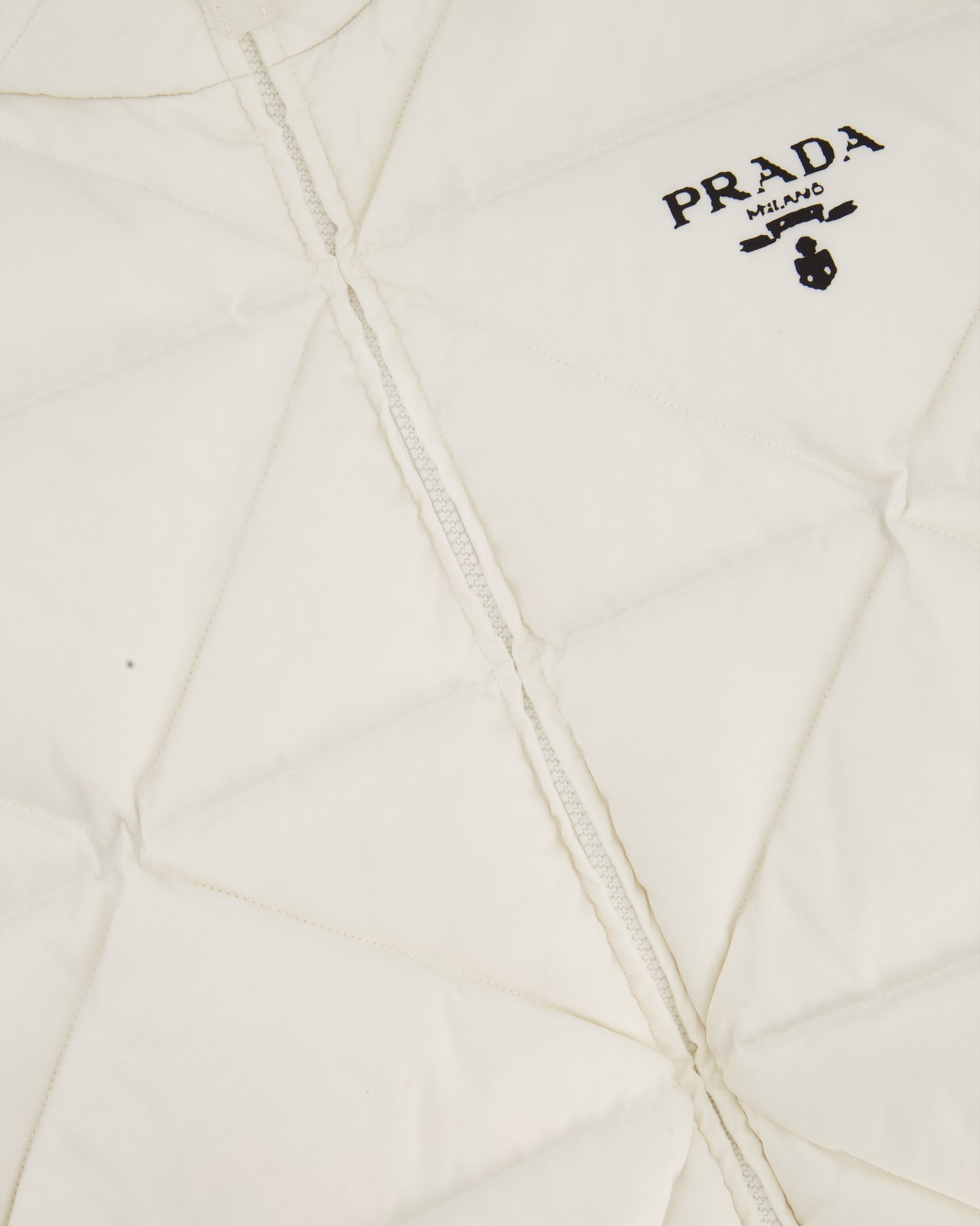 【お洒落度UP】PRADA◆Re-Nylon 軽量 パデッドジャケット ロゴ お洒落度UP】PRADA◇Re-Nylon 軽量 パデッドジャケット ロゴ付