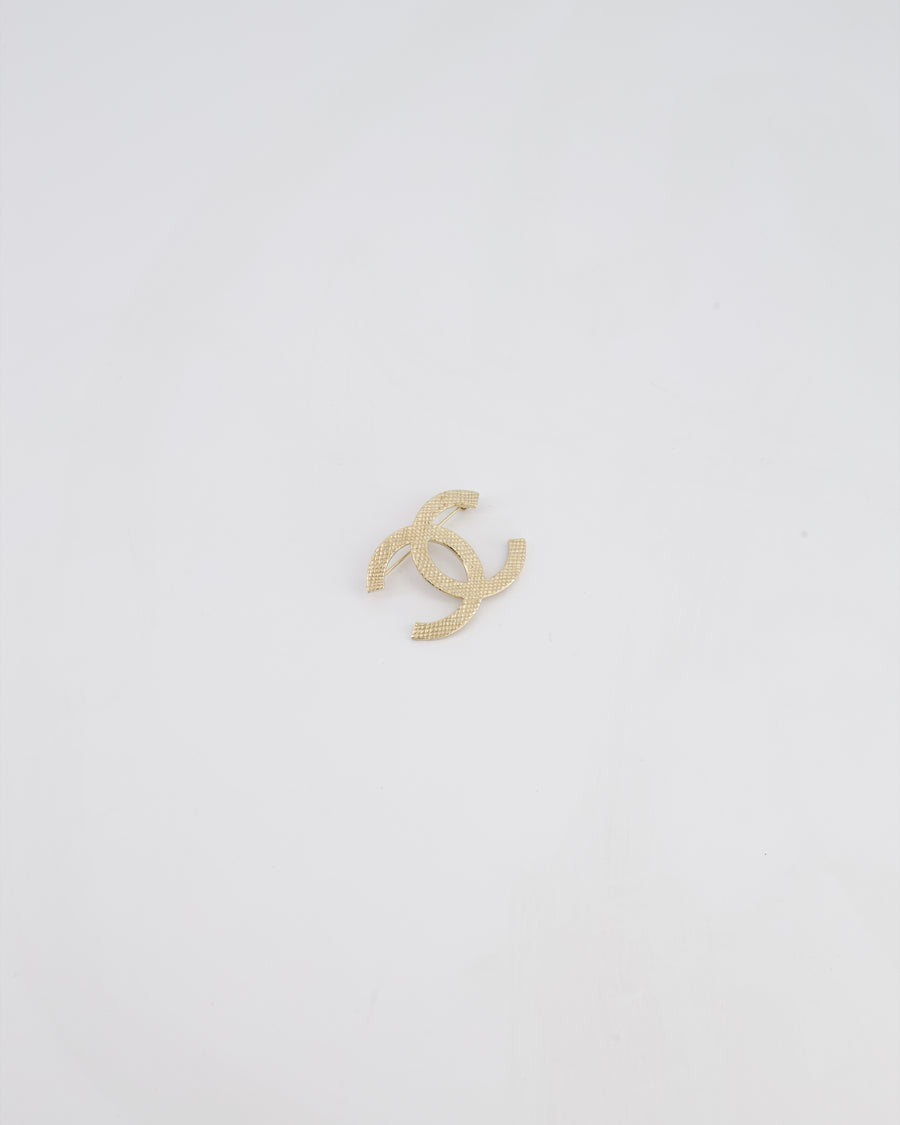 Chanel 16B Champagne Gold CC Textured Brooch
