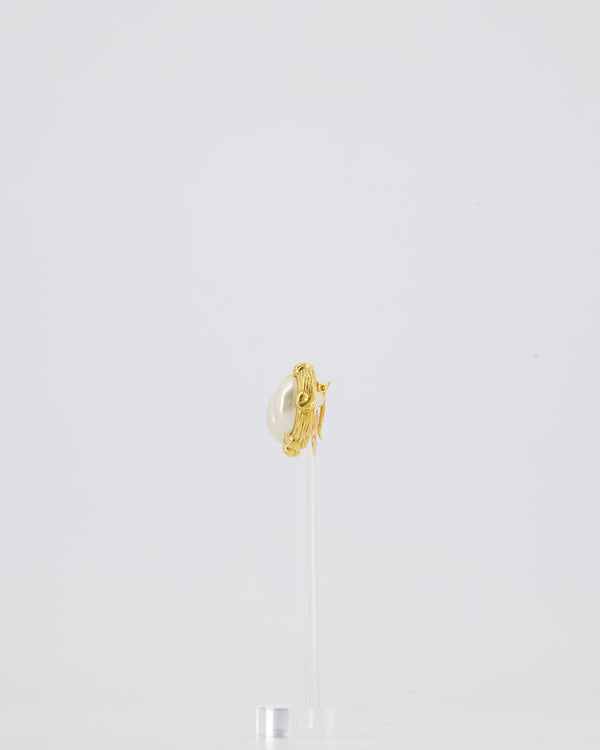 *HOT* Chanel Gold Round Button Pearl Clip On CC Earrings