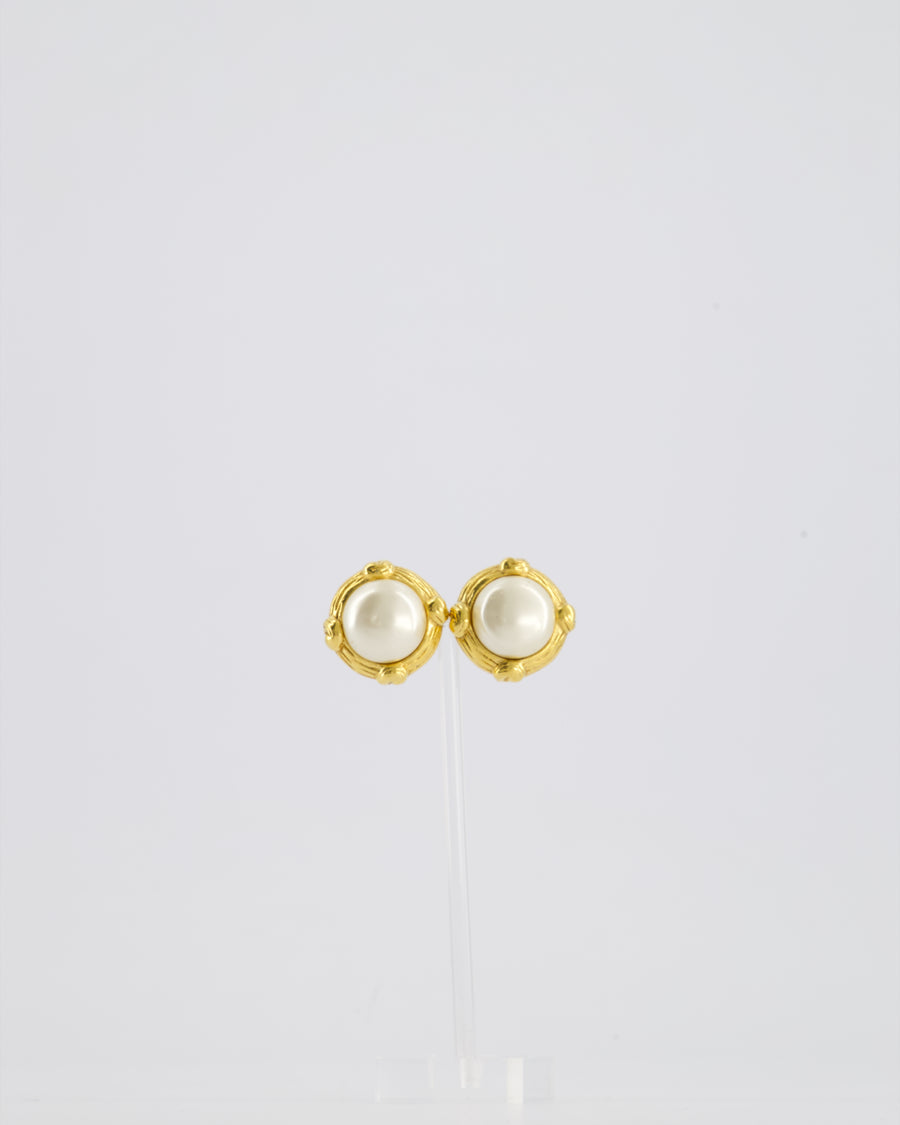 *HOT* Chanel Gold Round Button Pearl Clip On CC Earrings