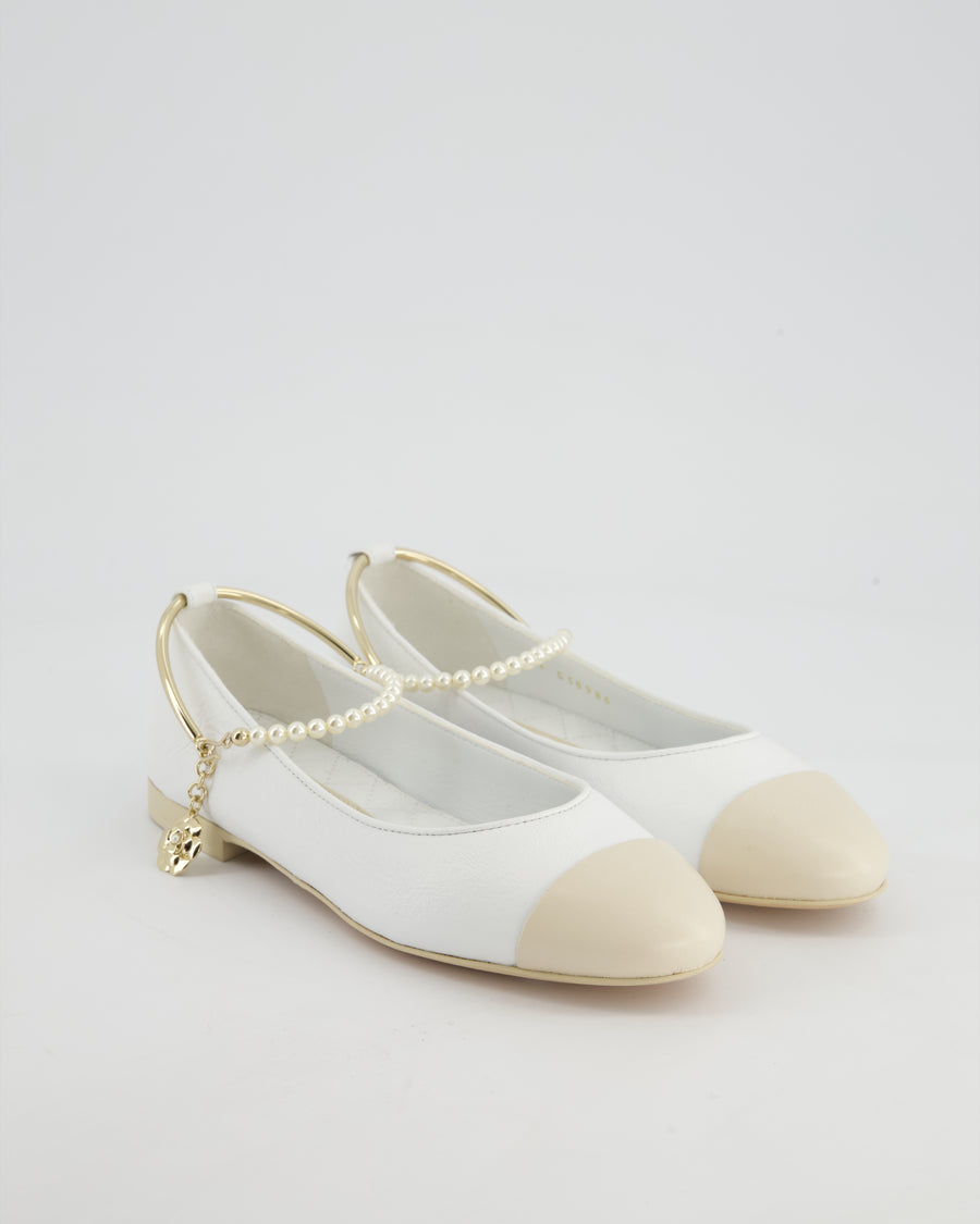 *HOT* Chanel White Ballerina Shoes In Crumpled Leather with Camelia & Pearls Charm Ankle Strap&nbsp;Detail Size EU 35