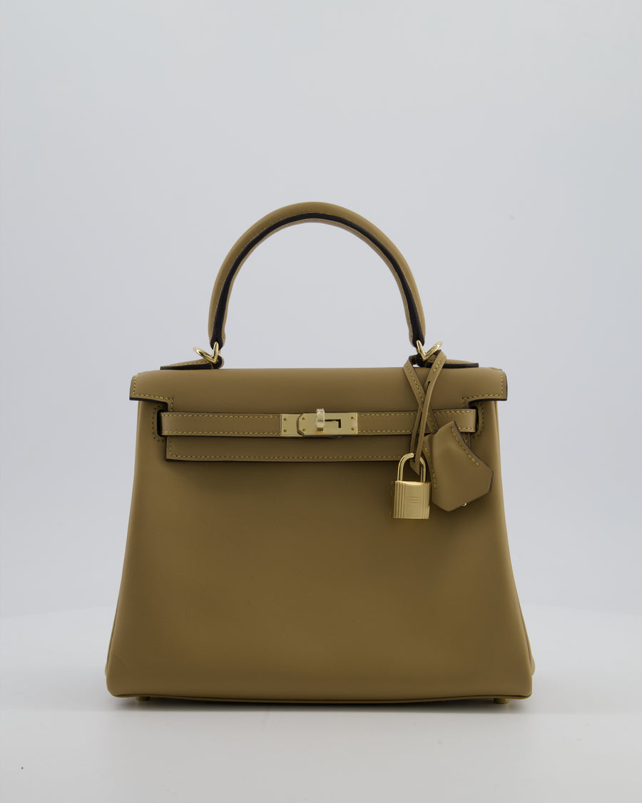 Hermès Kelly 25 Retourne Bag in Poussiere Swift Leather with Permabrass Hardware