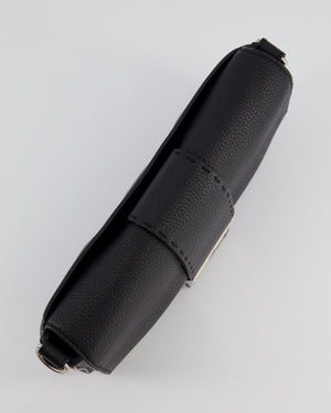 *MENSWEAR* Fendi Black Selleria Baguette Bag In Grained Leather with Silver Hardware
