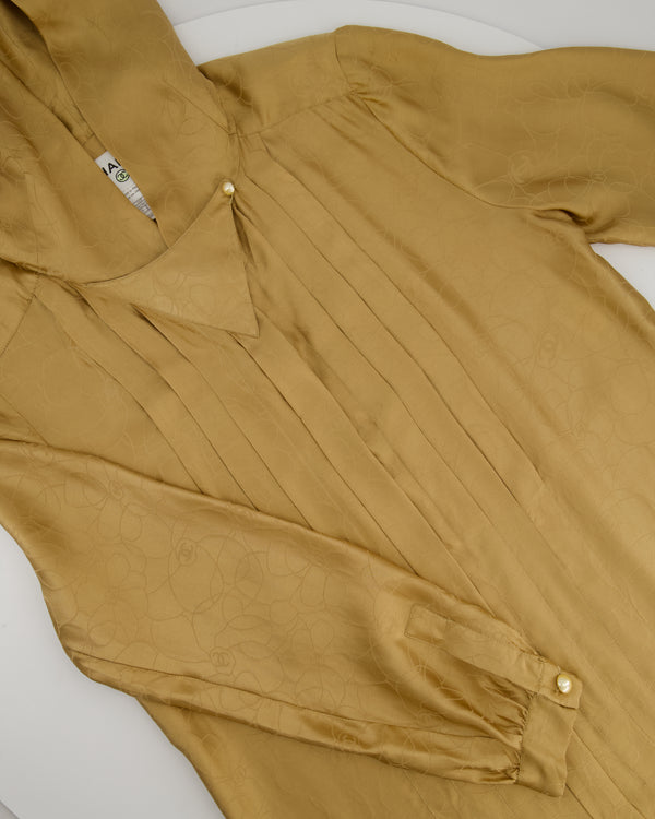 Chanel 01/P Gold Camellia CC Logo Robe with Hood Detail Size FR 40 (UK 12)
