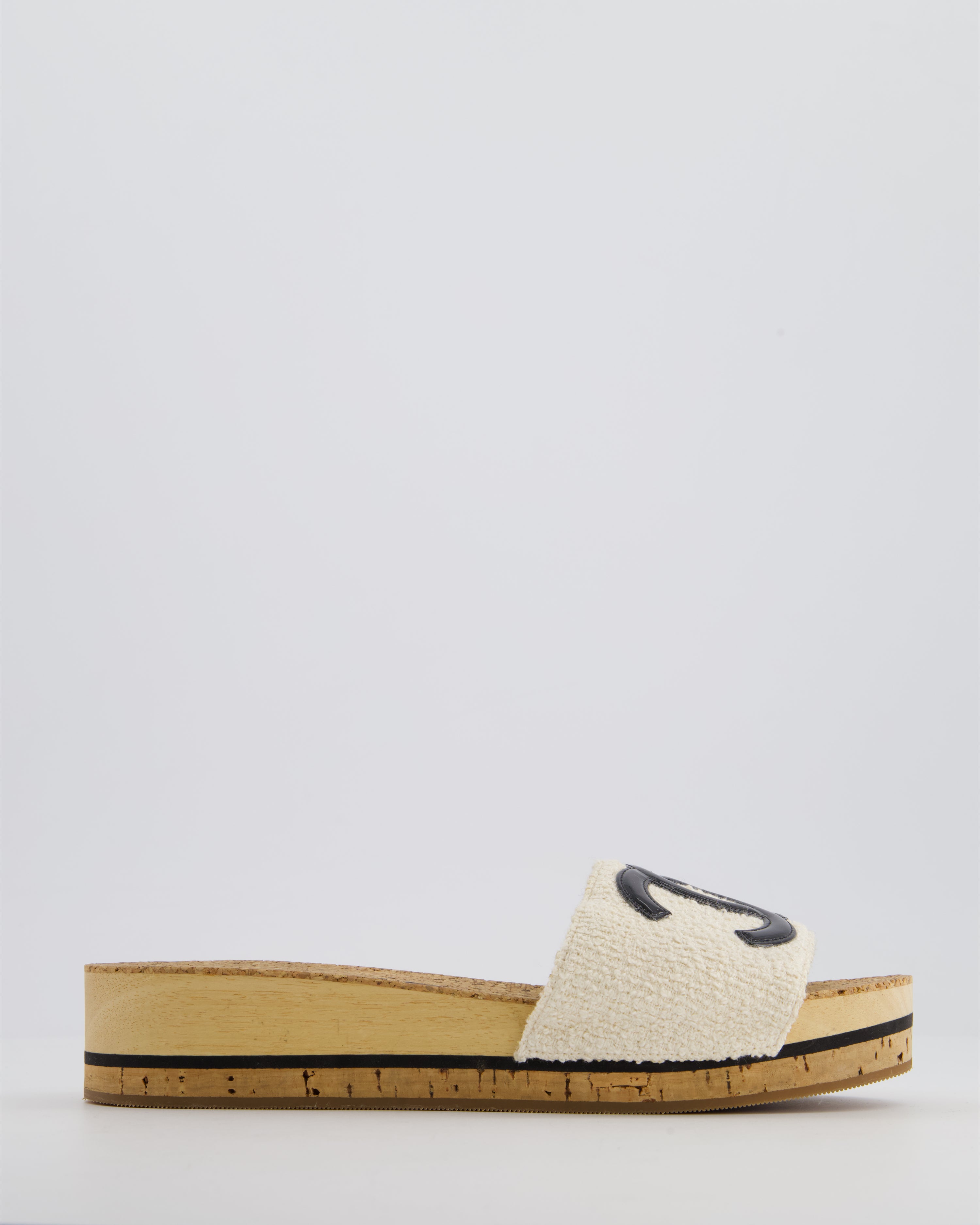 Chanel 20P White Tweed Mules with CC Detail Size EU 37 – Sellier