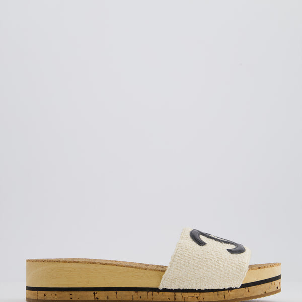 Chanel 20P White Tweed Mules with CC Detail Size EU 37 – Sellier Chanel 20P White Tweed Mules with CC Detail Size EU 37 – Sellier
