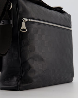 Louis Vuitton Black GM Messenger Bag in Damier Calfskin Leather with Silver Hardware