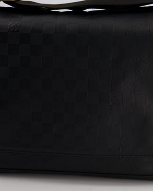 Louis Vuitton Black GM Messenger Bag in Damier Calfskin Leather with Silver Hardware