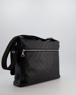 Louis Vuitton Black GM Messenger Bag in Damier Calfskin Leather with Silver Hardware