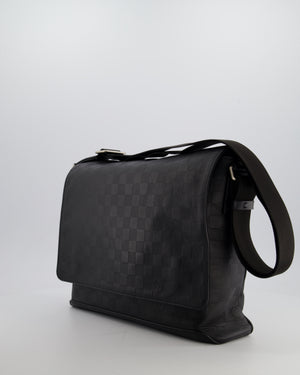 Louis Vuitton Black GM Messenger Bag in Damier Calfskin Leather with Silver Hardware