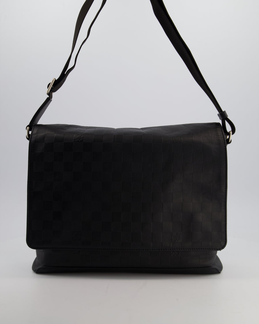 Louis Vuitton Black GM Messenger Bag in Damier Calfskin Leather with Silver Hardware