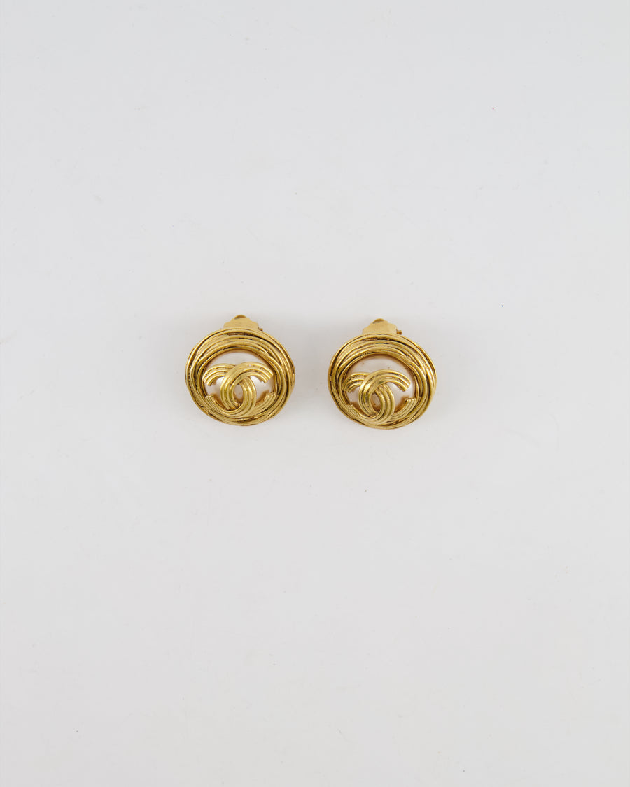 Chanel Vintage 94A Gold Spiral Round Clip On Earrings with Embedded Pearl and Gold CC Logo