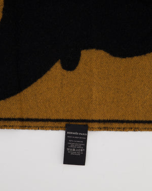 Hermès Black and Gold Casaque Tete A Queue Scarf Size 204cm x 40cm