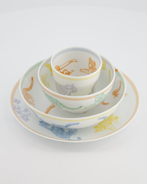 Hermès White Printed "Passe-Passe" Tumbler, Bowl, and Plate Set