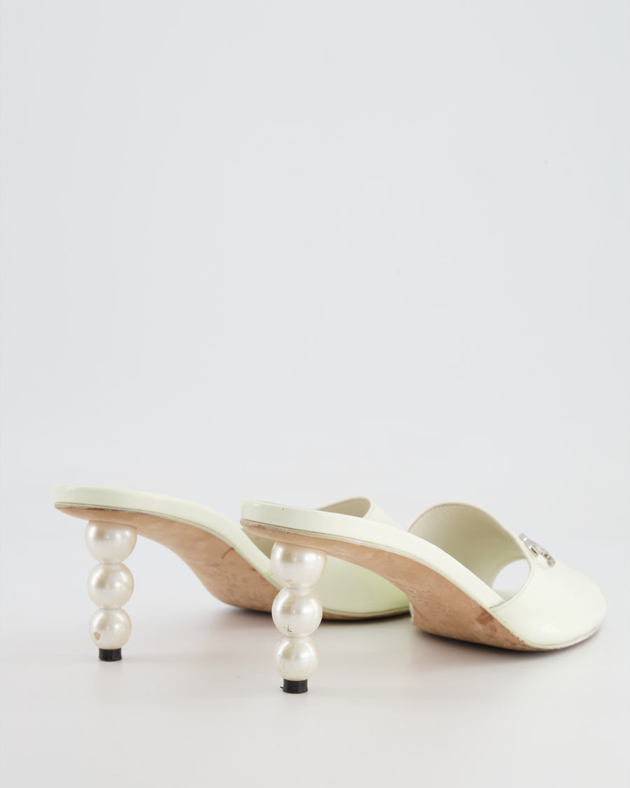 Chanel White Patent Leather Heeled Mules with Pearl Heel and Silver CC Logo Detail Size EU 39C