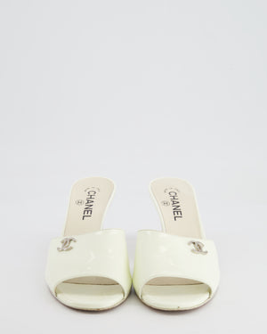 Chanel White Patent Leather Heeled Mules with Pearl Heel and Silver CC Logo Detail Size EU 39C