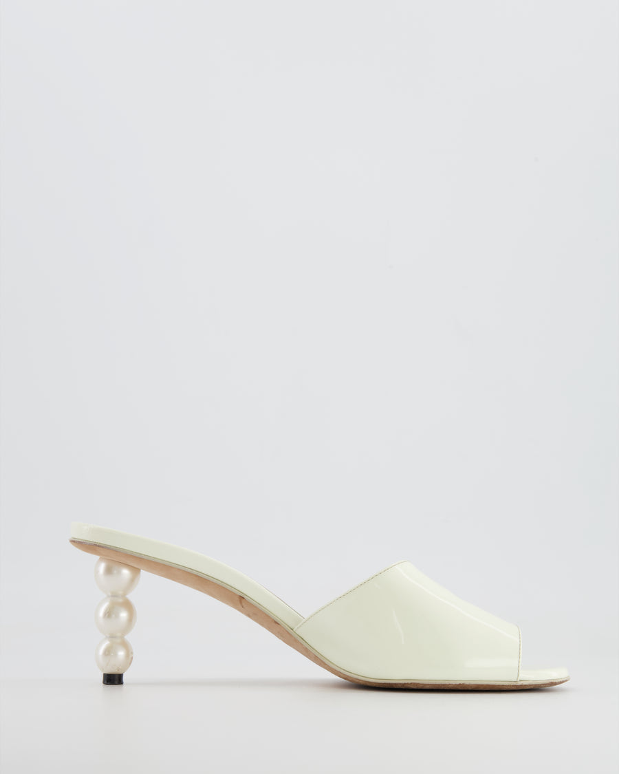 Chanel White Patent Leather Heeled Mules with Pearl Heel and Silver CC Logo Detail Size EU 39C
