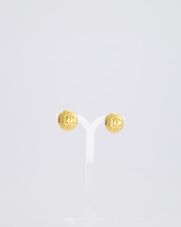 *HOT* Chanel Vintage Gold Medallion Starburst Clip On Earrings with CC Logo Detail