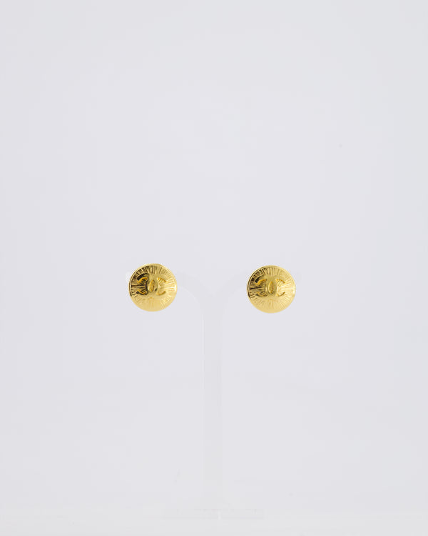 *HOT* Chanel Vintage Gold Medallion Starburst Clip On Earrings with CC Logo Detail
