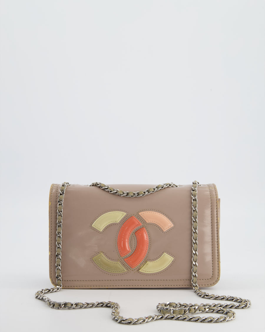 Chanel Light Mauve Lipstick Wallet on Chain Bag with Multi-Coloured CC Logo in Patent Leather with Silver Hardware