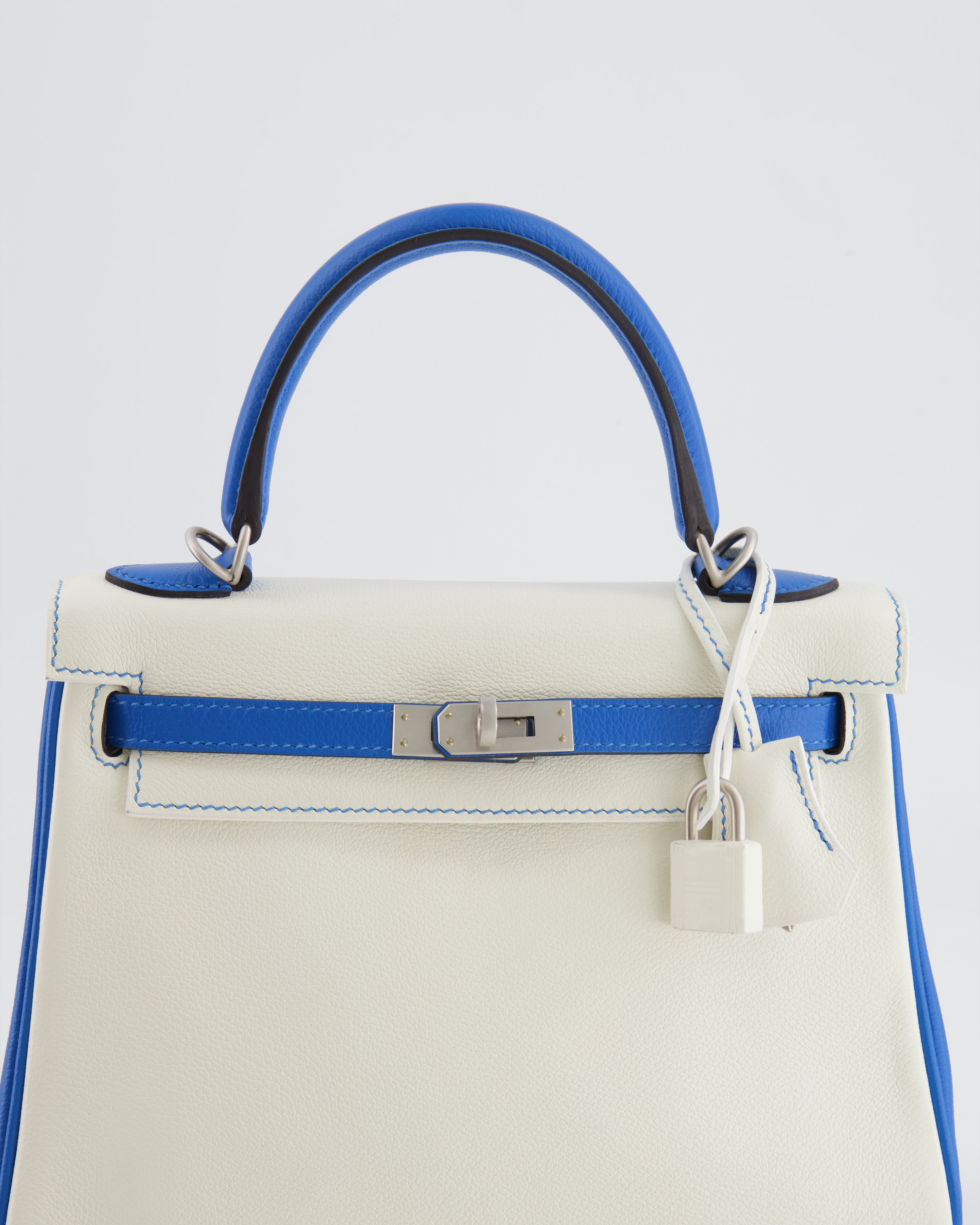 Hermès HSS Kelly 25 Retourne Bag in White and Bleu Mykonos