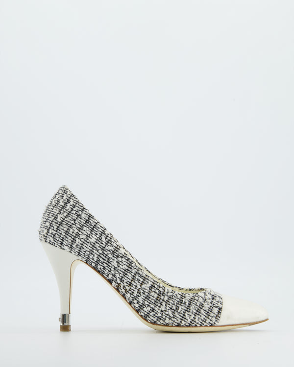 Chanel White & Black Tweed Pump Heels with Pointed Toe & CC Heel Details Size EU 38