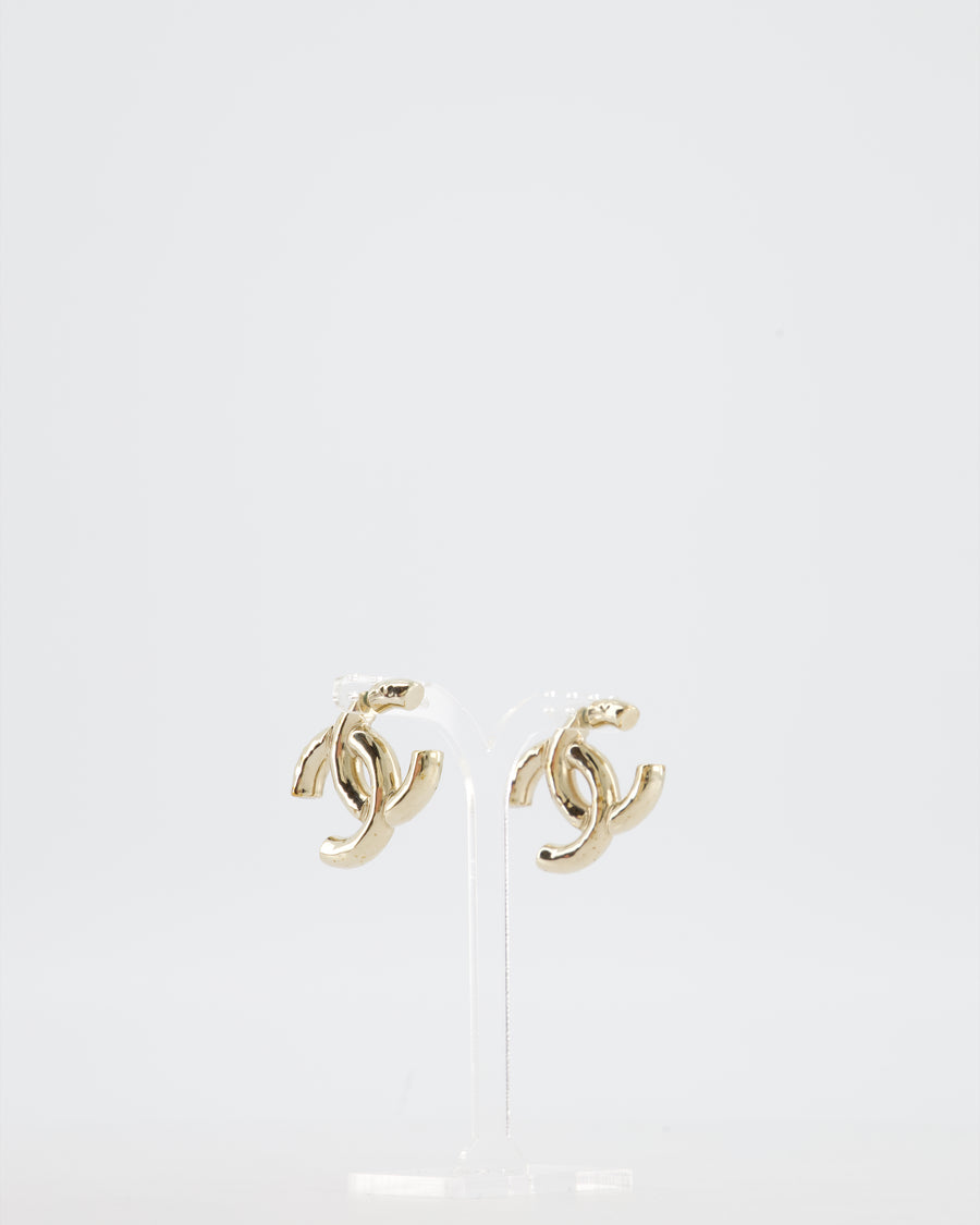 Chanel CC Logo Stud Earrings in Gold
