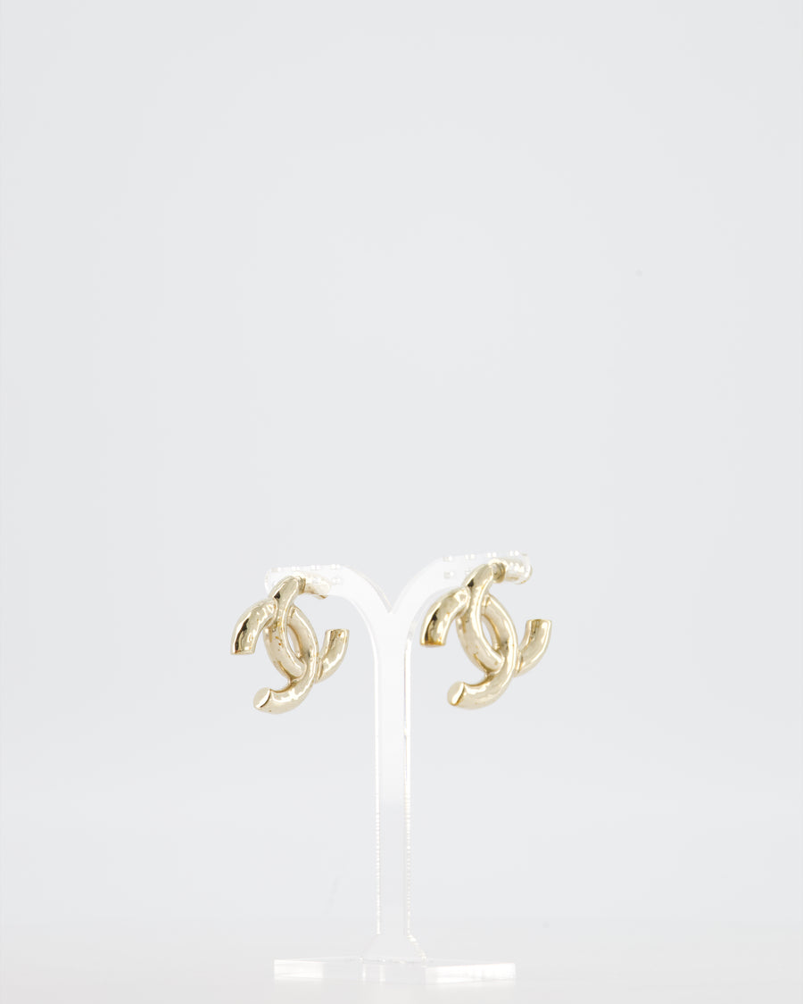 Chanel CC Logo Stud Earrings in Gold