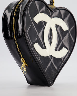 *RARE COLLECTORS ITEM* Chanel 1995 Vintage Black Heart Vanity Bag with White CC Logo and Gold Chain Handle Detail
