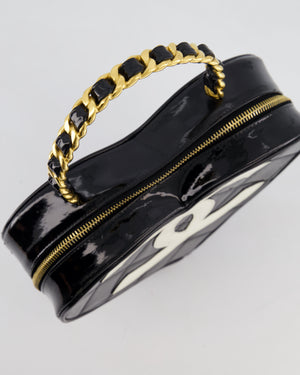 *RARE COLLECTORS ITEM* Chanel 1995 Vintage Black Heart Vanity Bag with White CC Logo and Gold Chain Handle Detail
