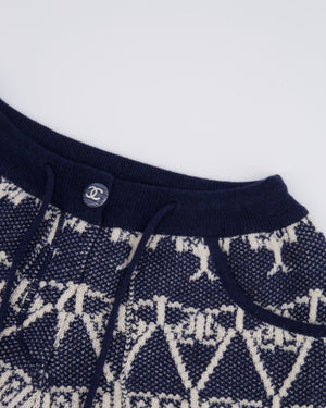 Chanel Cruise 2014 Navy and White Cashmere Knitted Trousers with Abstract Pattern and Silver and Blue Striped CC Logo Button Size FR 34 (UK 6)