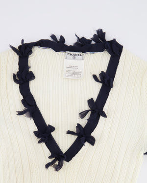 Chanel 06P White Pointelle Rib Knit Short-Sleeved Top with Navy Trims and Bow Details with Black Logo Button Size FR 36 (UK 8)