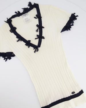 Chanel 06P White Pointelle Rib Knit Short-Sleeved Top with Navy Trims and Bow Details with Black Logo Button Size FR 36 (UK 8)