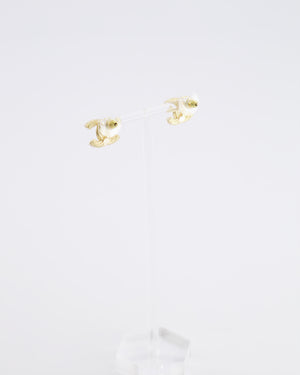 Chanel 24A Champagne Gold Textured CC Logo Small Earrings with Pearls