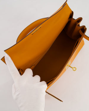 Hermès Kelly 28 Retourne Bag in Abricot Evercolor Leather with Gold Hardware