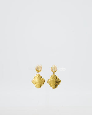 Chanel 95A 24K Gold Plated Rhombus Drop Earrings with CC Logo