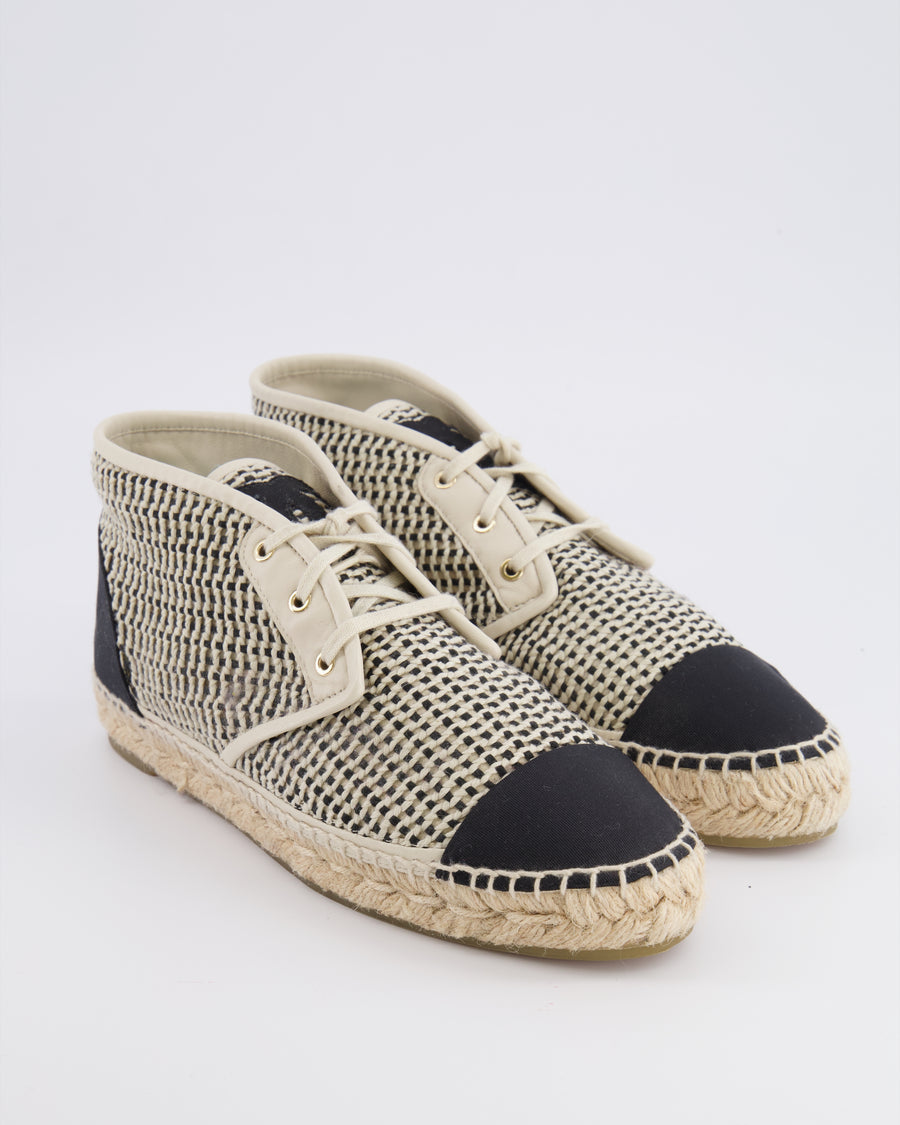 Chanel Black and Cream Woven Espadrille Lace Up Shoes with CC Logo Detail Size EU 39C